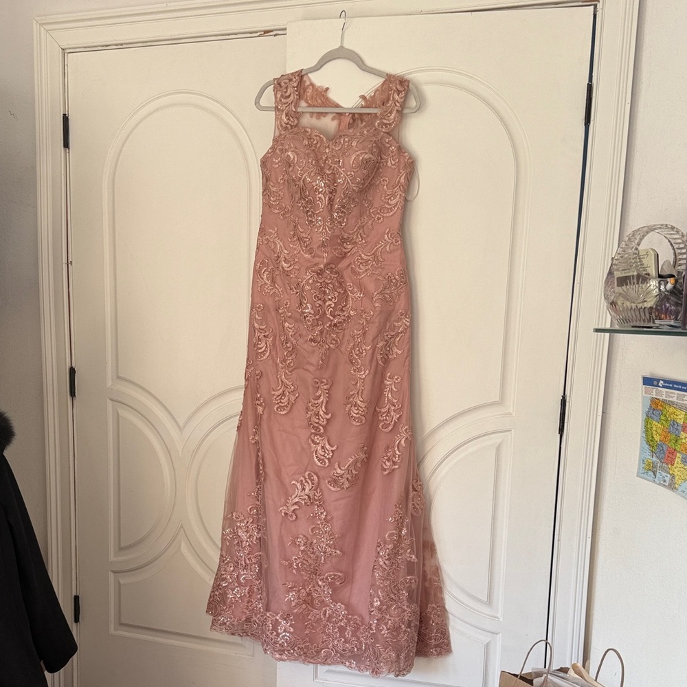 Elegant Pink Lace Evening Gown
